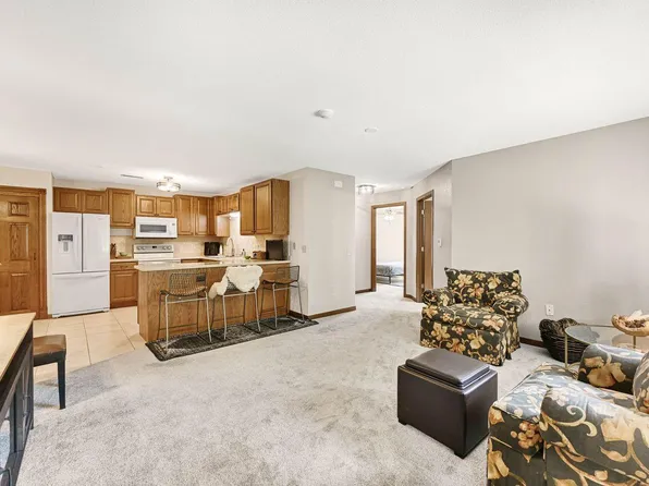 W170S7579 Gregory DRIVE #H, Muskego, WI 53150