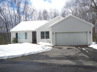 19 Brickham Way, Burlington, CT 06013