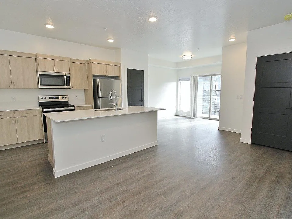 3906 Brian Ave #104