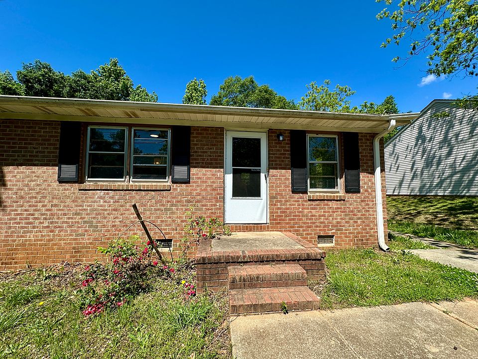 1st image of 105B Lora Ln
