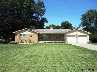 406 N 94th St, Omaha, NE 68114