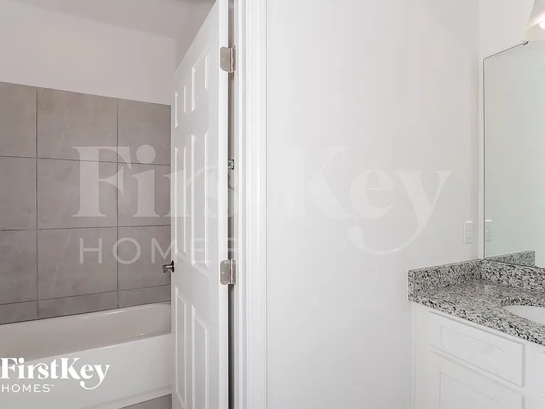 519 Crown Rose Dr — Photo 9