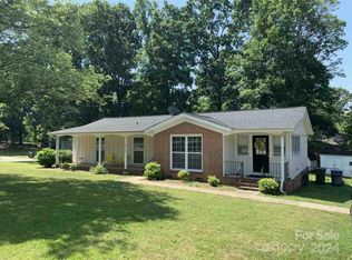 6707 Glenmoor Dr, Charlotte, NC 28214
