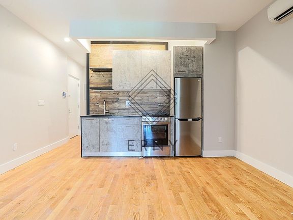 5th image of 228 New York Ave #3H