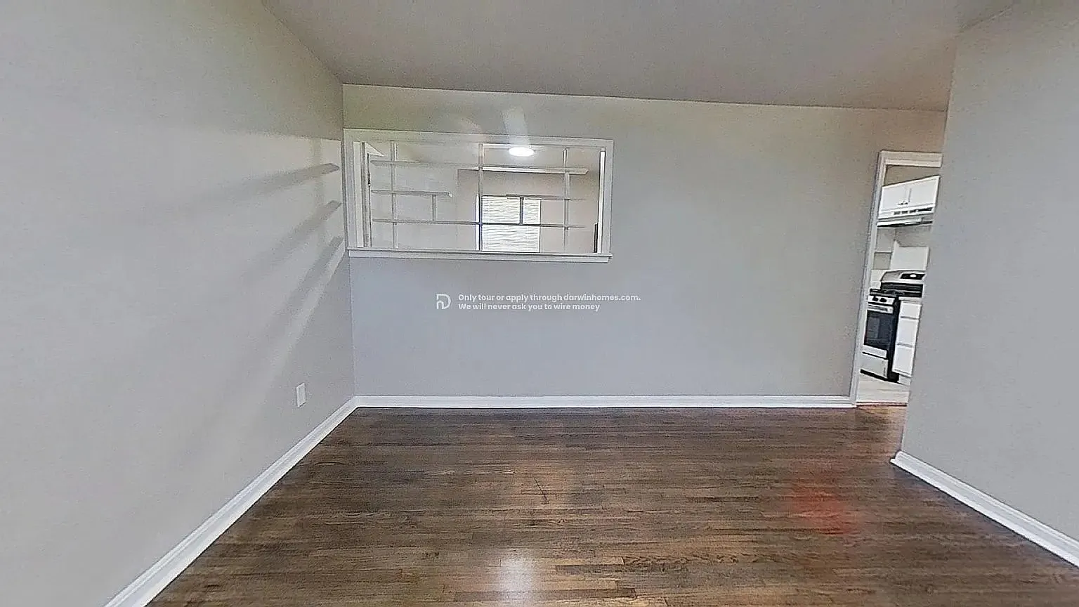 3 bed, 1.0 bath, 912 sqft, $1,072 — Photo 2
