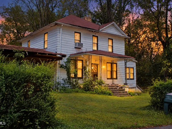 847 Leigh Ave, Pennington Gap, VA 24277
