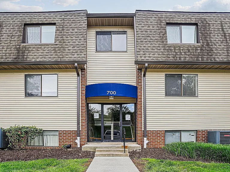 Meadow Creek Apartments — Photo 1