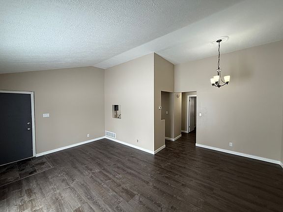 4th image of 2465 Warren Pkwy #6C