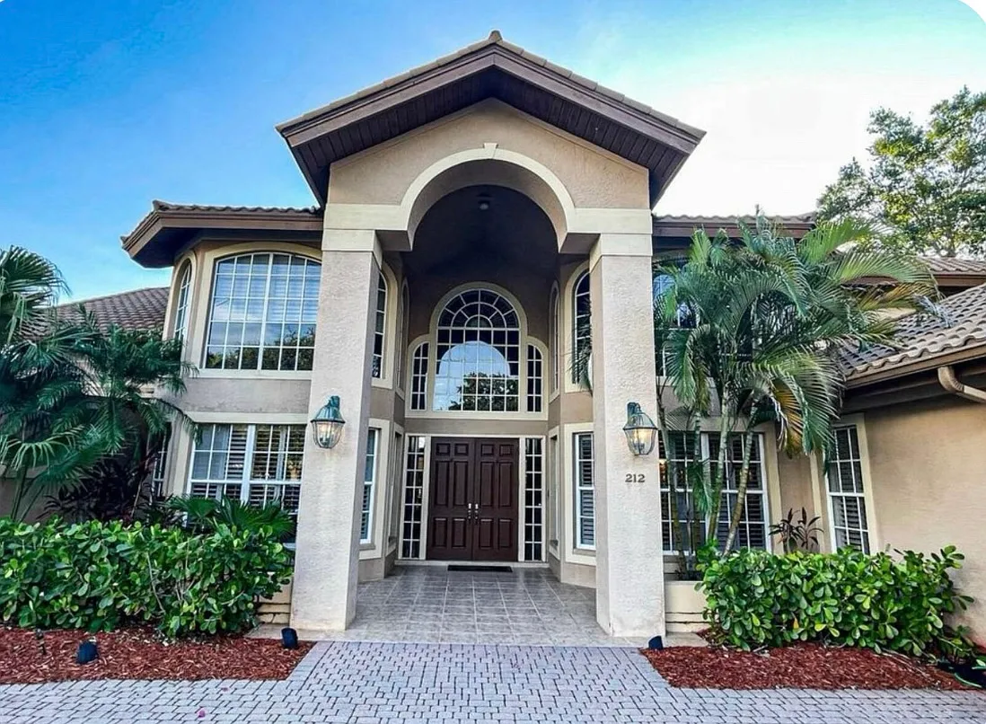 Building Photo - 212 Silverado Dr