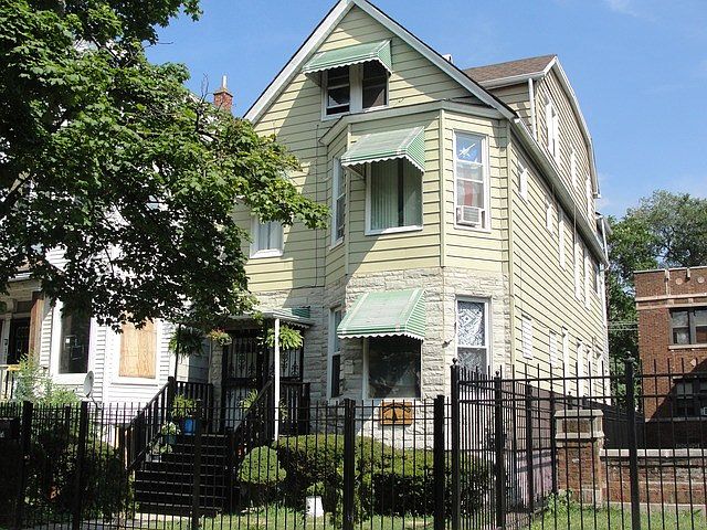 1st image of 4926 W Erie St