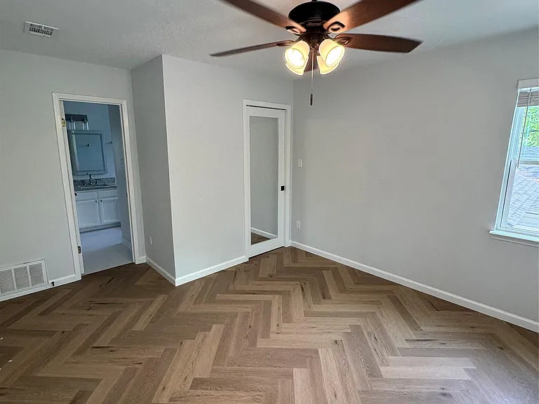 1604 W 40th St #B — Photo 17