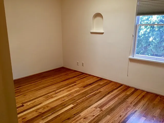 219 Peyton St — Photo 5