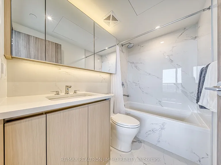 25 McMahon Dr #2002 — Photo 22