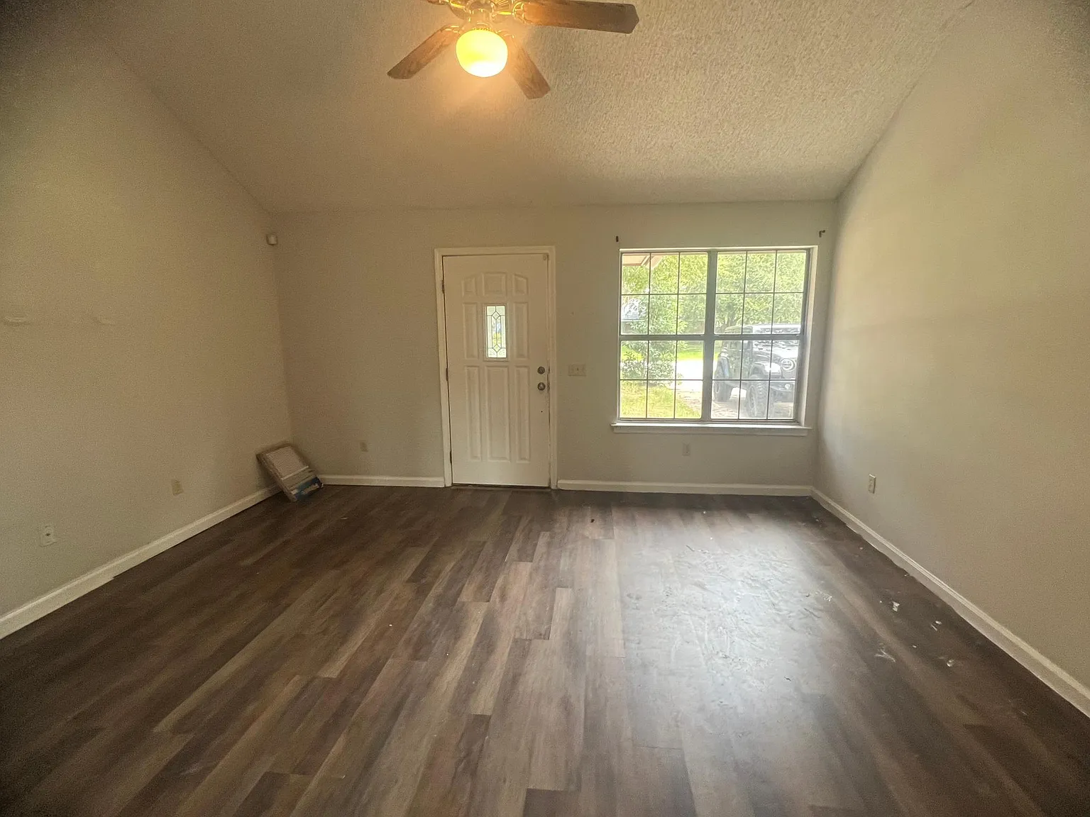 4 bed, 1332 sqft, $1,850 — Photo 3