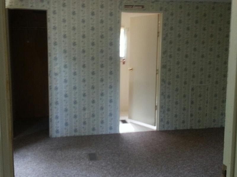 2nd image of 679 Jamestown Rd