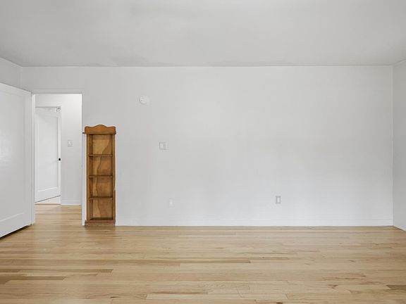5th image of 415 E Atlee St