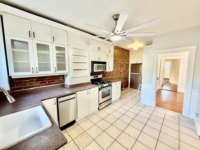 2 bed, 9999 sqft, $2,950 — Photo 1