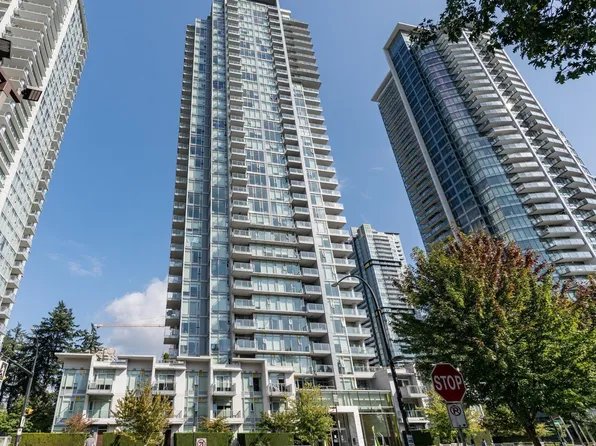6588 Nelson Ave #807, Burnaby, BC V5H 0E8