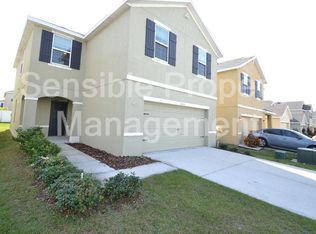 10233 Mangrove Well Rd, Sun City Center, FL 33573