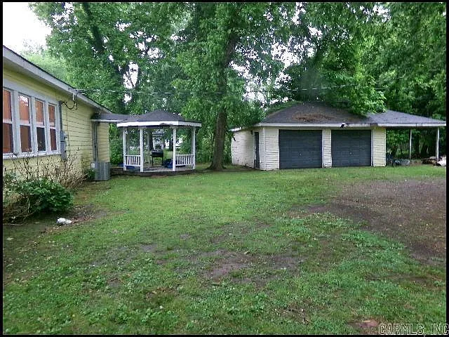 303 E Nichols St — Photo 25