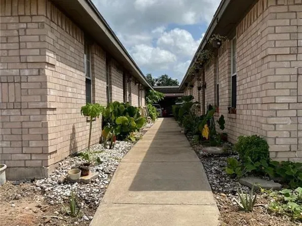 2009 Bracey St, Mission, TX 78572