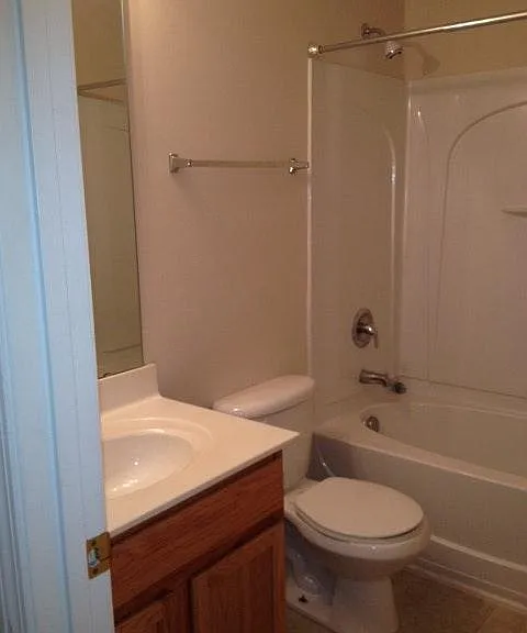 upstairs hall bath