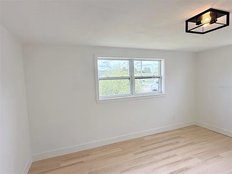 13617 Frances Ave — Photo 19