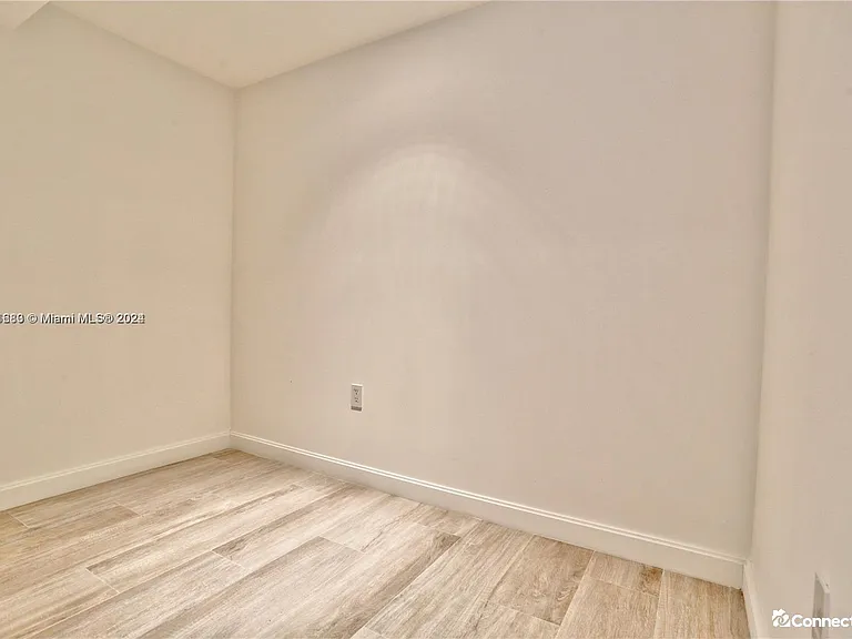 55 SW 9th St #1910 — Photo 4