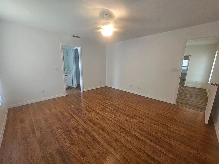5989 Hillyer Ct — Photo 12