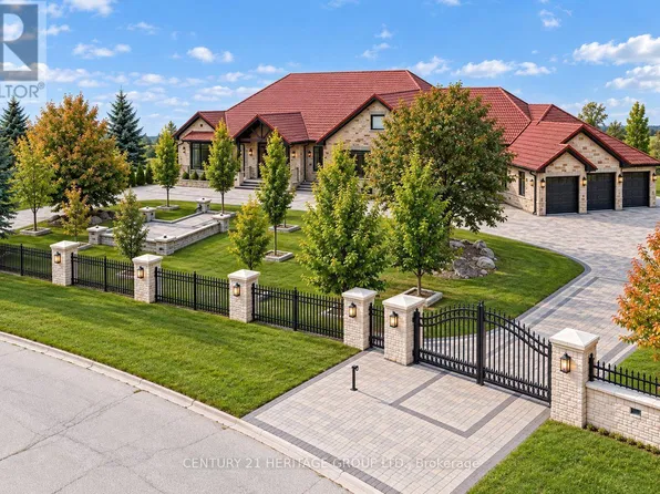 4 Loch Erne Ln, King, ON L0G 1N0