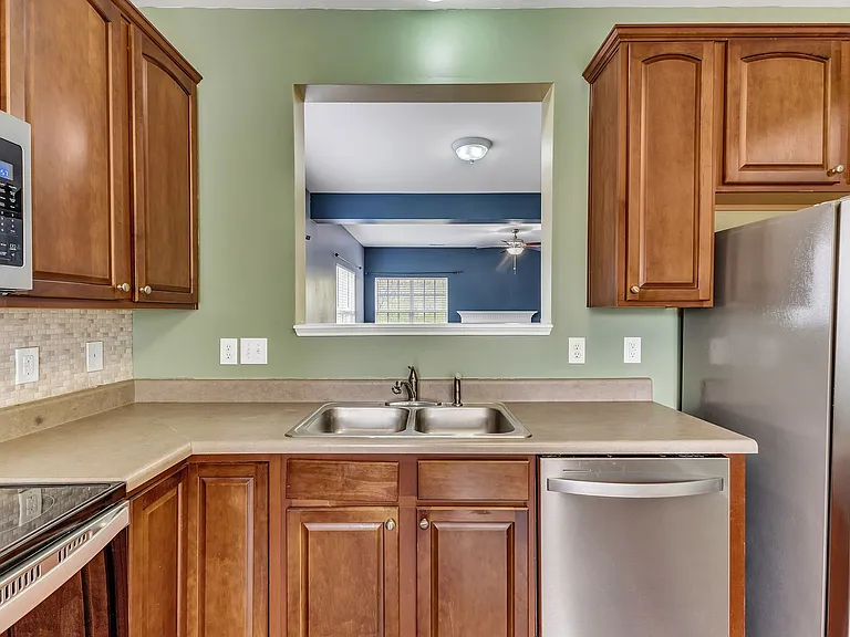 2720 Gross Ave — Photo 16