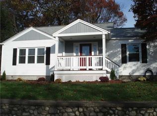 45 Glendale Dr, West Warwick, RI 02893