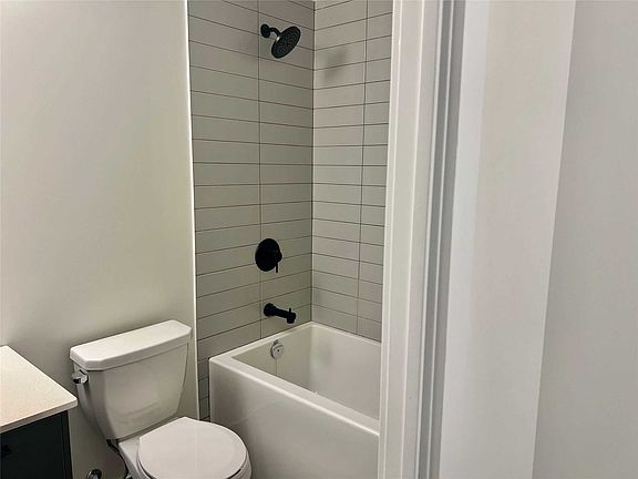 4th image of 2300 Saint Clair Ave W #221