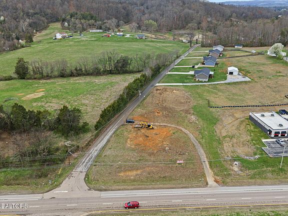 2nd image of 137 Rutledge Pike