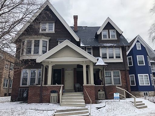 5th image of 1862 N Cambridge Ave APT 1