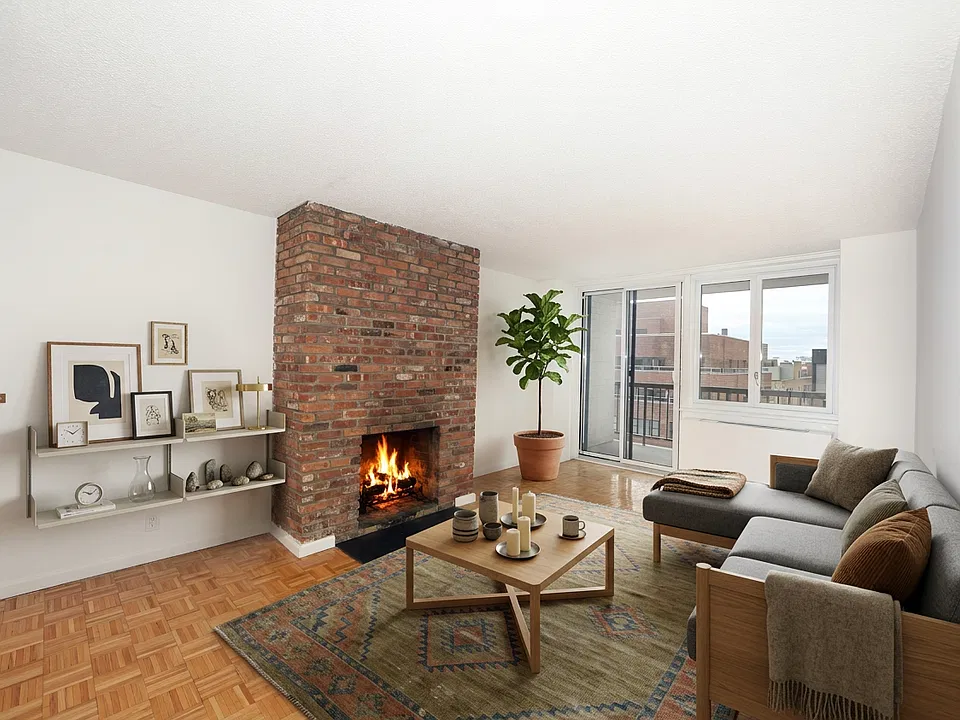 115 E 34th St #1910