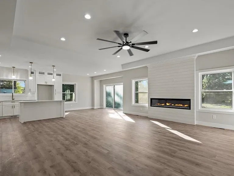 5636 Paris Dr — Photo 5