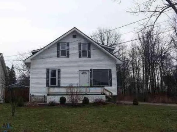 1225 Greenwood St, Marysville, MI 48040