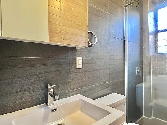 Rented by Bohemia Realty Group | media 6