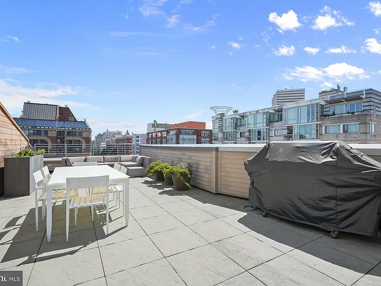 1311 13th St NW #Penthouse 1 — Photo 16