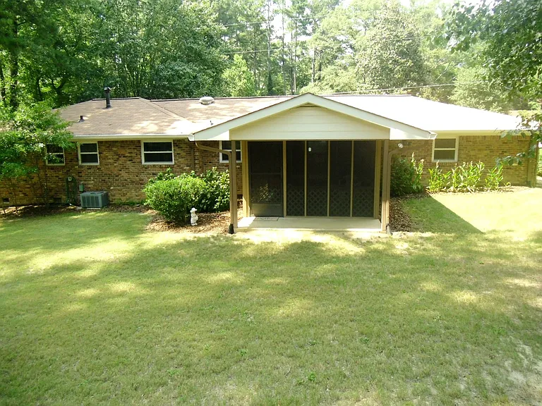 2604 Princess Ln SE — Photo 16