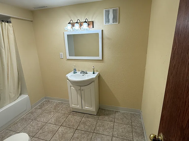 114 N Summit Ave #114B — Photo 24