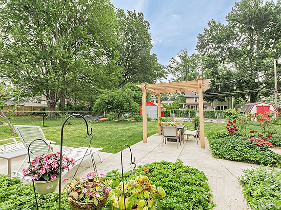 4th image of 8279 Westmoor Rd