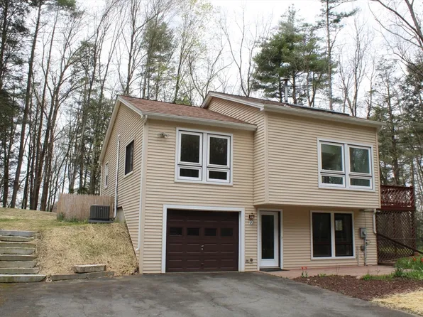 19 Ledgewood Dr, Sunderland, MA 01375