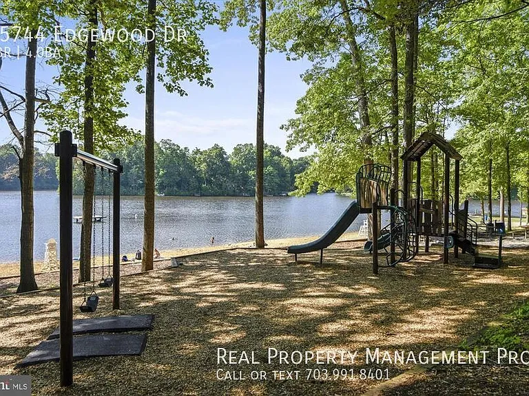 15744 Edgewood Dr — Photo 35