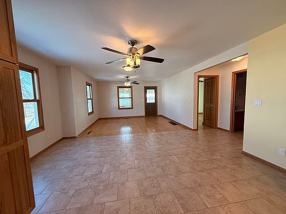 5th image of 2660 470th St