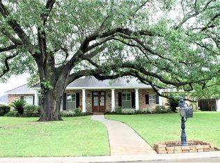 5642 Chene Blanc Dr, Lake Charles, LA 70605