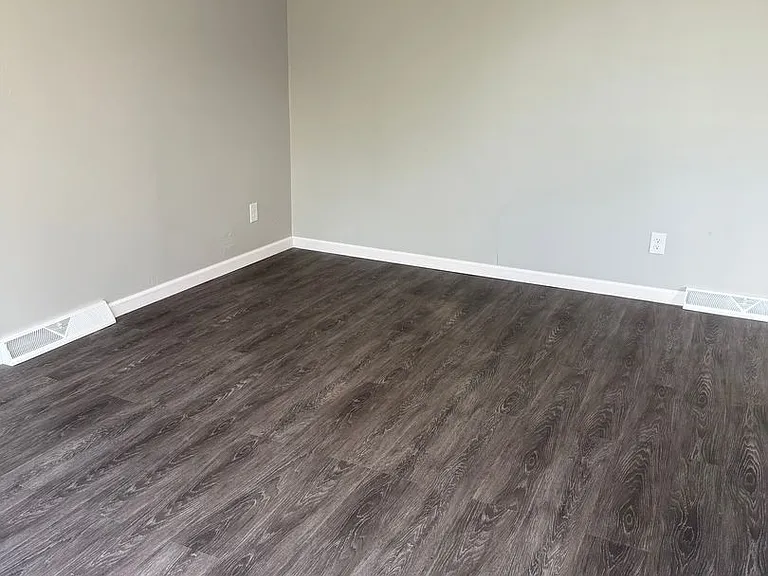 1524 Parkhill Pl NE — Photo 3