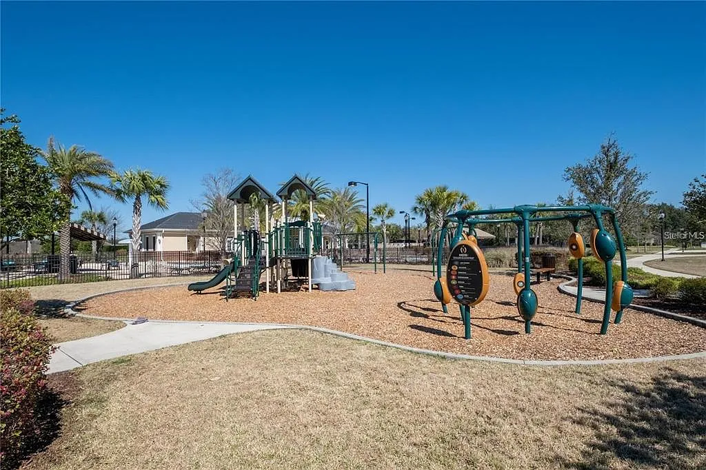 3 bed, 2.0 bath, 1520 sqft, $2,990 — Photo 3