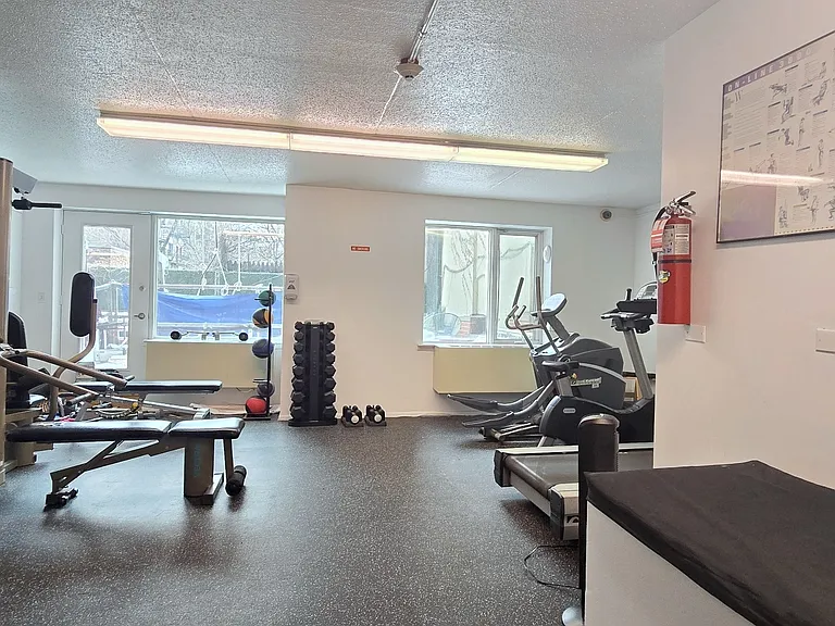 225 8th Ave #6G — Photo 9